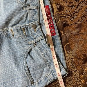 Bell bottom jeans like new